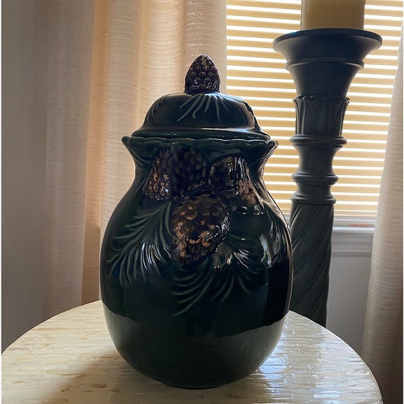 Vintage Pine Cone Green Ceramic Ginger Jar with Lid - Picture 7 of 7